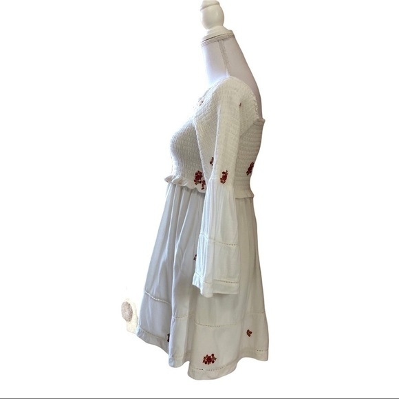 FREE PEOPLE CREAMY WHITE COLORED FRONT SMOCKED DRESS WITH RED FLOWER EMBROIDERY - Picture 6 of 11